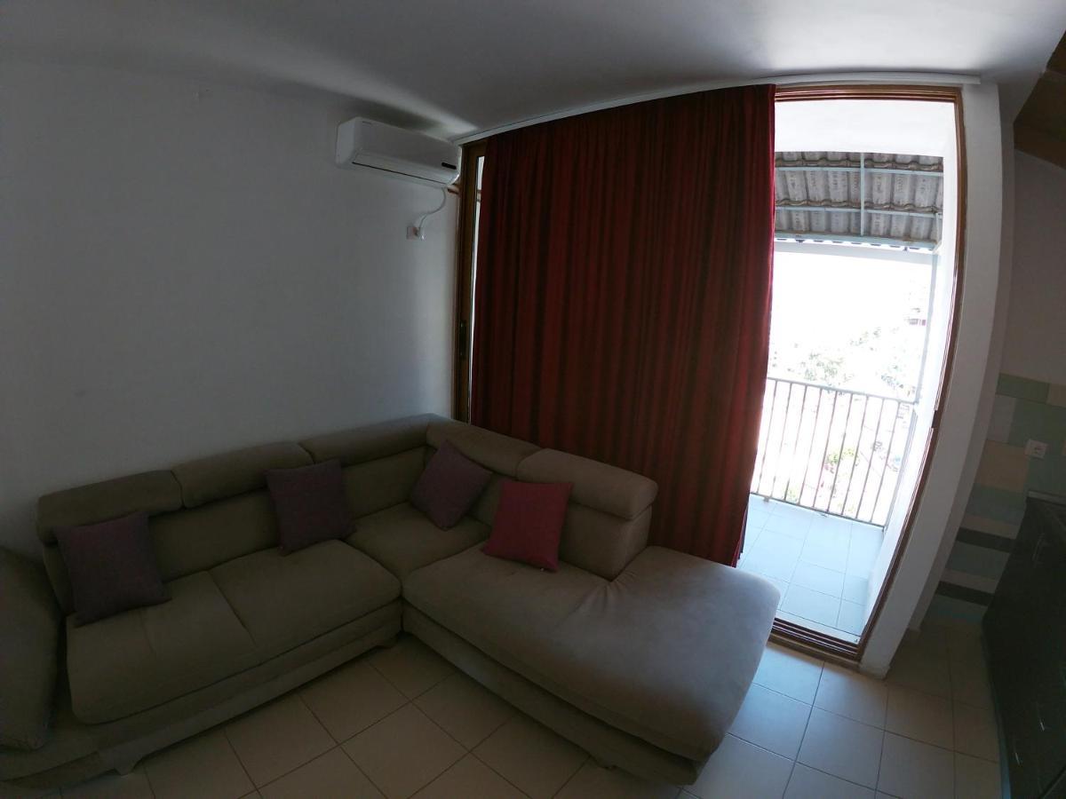 Honey Apartments Near Promenade Sarande Exterior photo